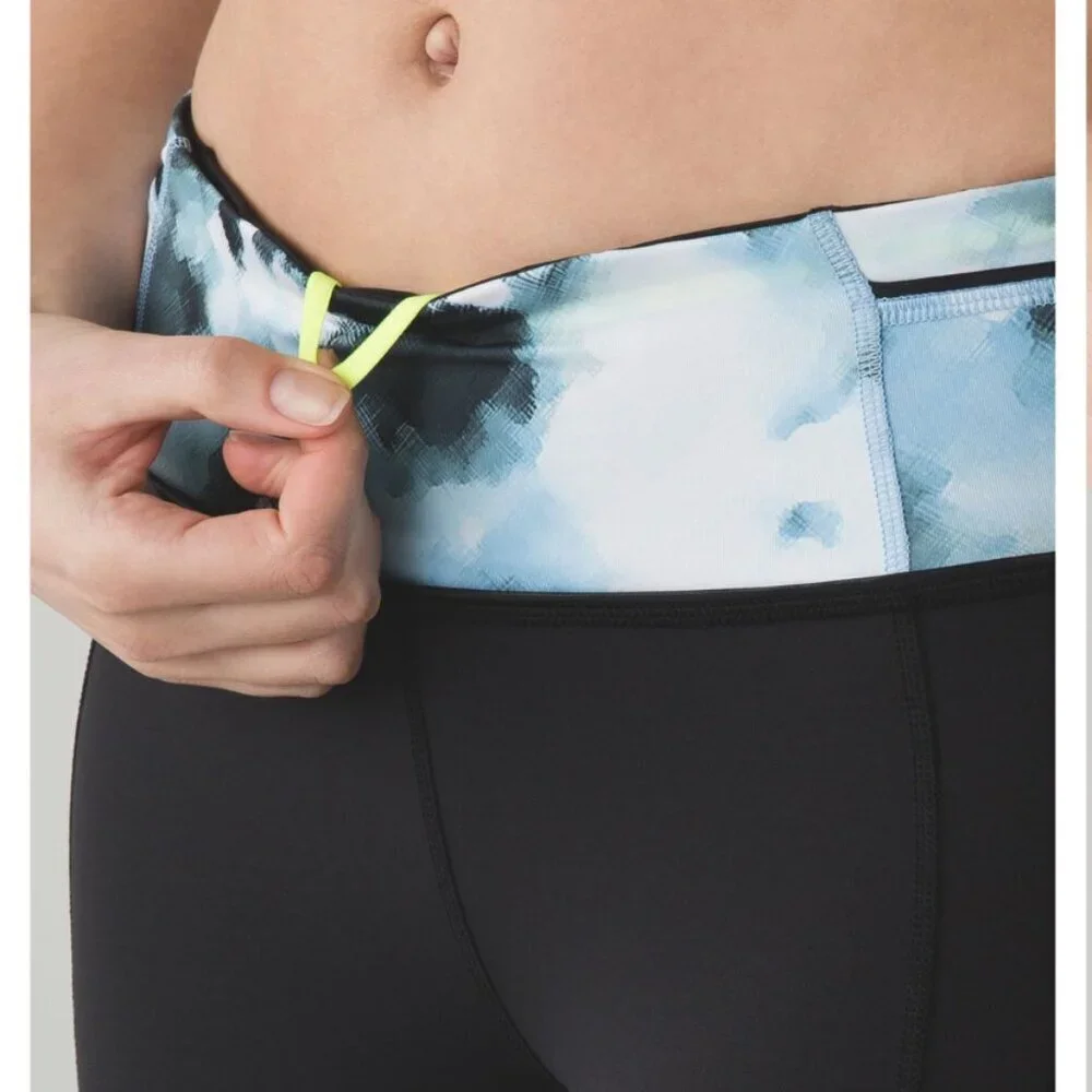 Lululemon Pace Queen Tight *Full-On Luxtreme Black /Blue Multi - Size 6